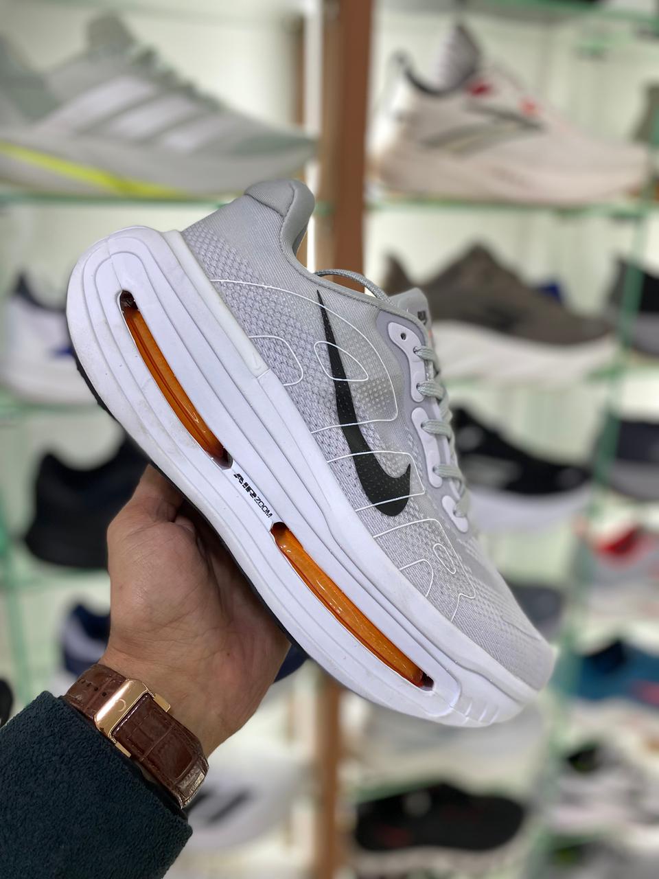 Vomero Premium